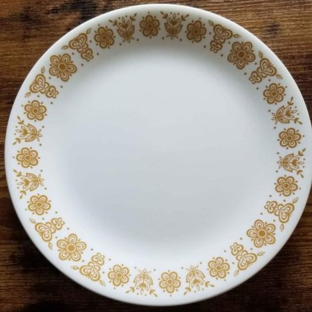 Corelle Butterfly Gold Dinner Plates (9 pcs)